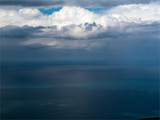 Naklejka premium vue aérienne de la mer avec un ciel d'orage à Quiberville en Seine Maritime en France