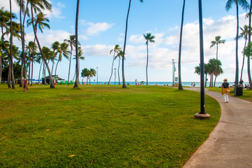 Obraz premium Fort DeRussy Beach Park in Honolulu, Hawaii