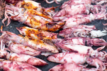 新鮮なイカの鉄板焼き