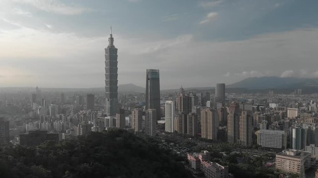 An stunning view of Taipei City at uphill of Xiang Shan.