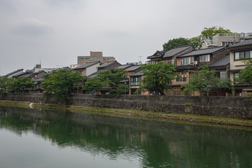 Obraz premium 金沢浅野川のリバーサイドビュー