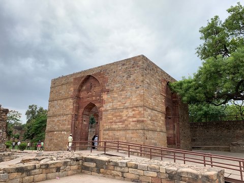 世界遺産　インド　デリー　クゥトブミナール