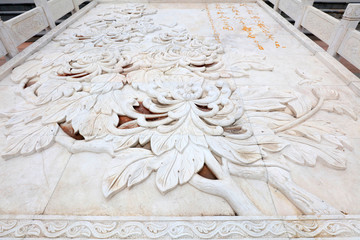 Chrysanthemum sculpture