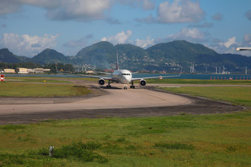 Flugzeug auf Rollbahn, Internationaler Flughafen, Insel Mahe Seychellen Afrika