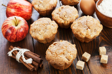 Obraz na płótnie Canvas Muffins with apple