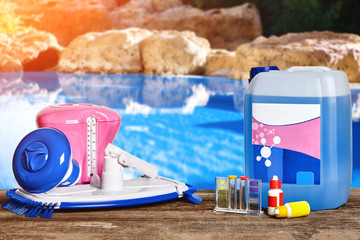 Equipment with chemical cleaning products and tools for the maintenance of the swimming pool.