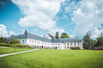 Velk&eacute; Losiny Castle