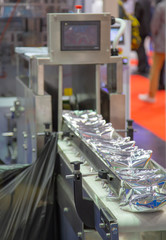 Automatic carton box packaging machine for food snack package