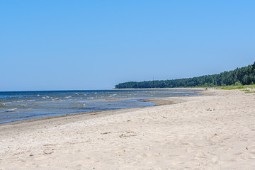 Obraz premium sea beach with blu sky and waves
