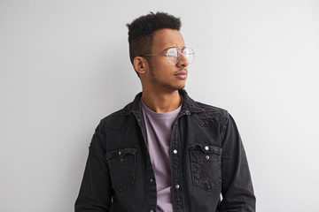 Obraz premium Confident black male looking away