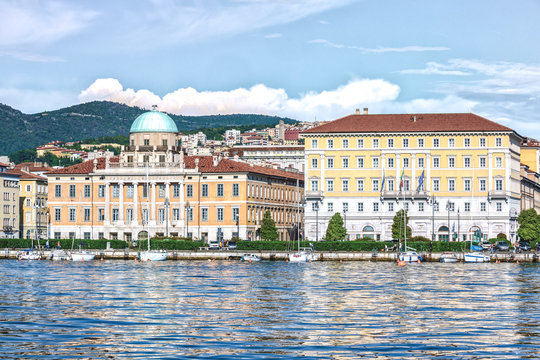 Palazzo Carciotti und Fincantieri - Sitz der Italienischen Werft S.p.A.
