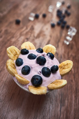  Blueberry ice cream and natural yogurt.