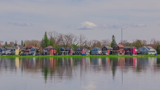 Beautiful house are near the Peterborough lake 