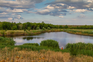 Fototapeta na wymiar reservoir in the city park recreation park 
