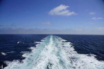 Volle Fahrt mit dem Schiff