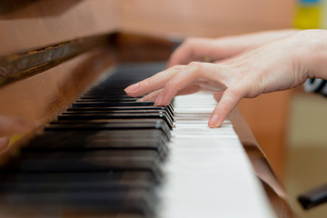 Fototapeta na wymiar piano playing