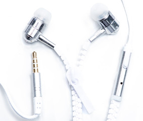 Chrome zip earphones