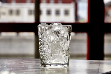 The ice was sprinkled with a glass of whiskey
