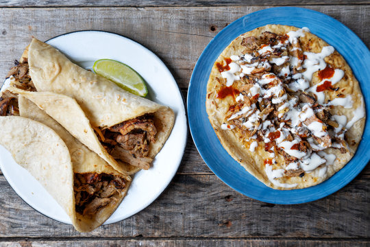 Mexican tacos known as "arabes" style