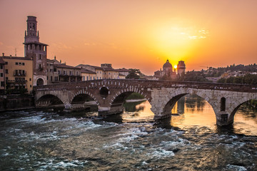 Fototapeta na wymiar Ponte Petra de Verona
