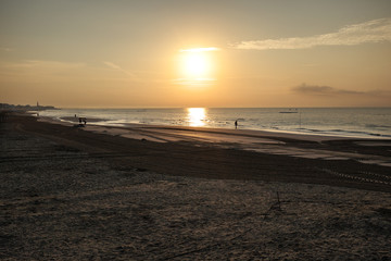 Paesaggio di mare all'alba