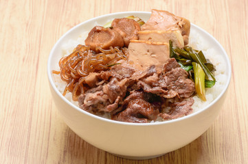 すき焼き丼