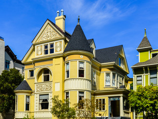 Fototapeta na wymiar Queen Anne Style Victorian Home - San Francisco, CA