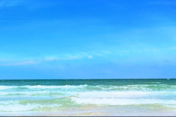 Fototapeta na wymiar Blue sky and sunshine on the beach