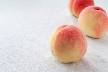 新鮮な桃の果実