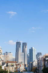 Fototapeta na wymiar 東京　住宅街から望む新宿高層ビル街 