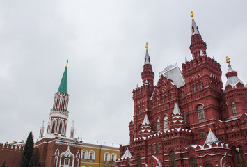 Fototapeta premium Classic view of the historical museum and tower of the Moscow Kremlin