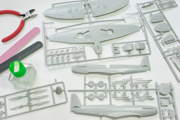 プラスティックモデルを作る　飛行機模型の製作