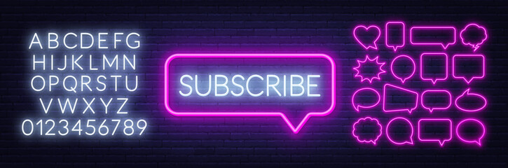 Obraz premium Neon sign subscribe . Set of neon speech bubbles and the alphabet on a dark background. Template for design.