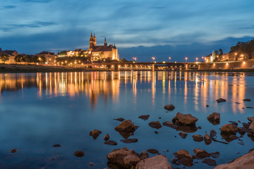 Fototapeta premium Niedrigwasser an der Elbe in Meissen