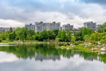 Fototapeta na wymiar Architectural scenery around Jincheng Lake Park in Chengdu, Sichuan Province, China