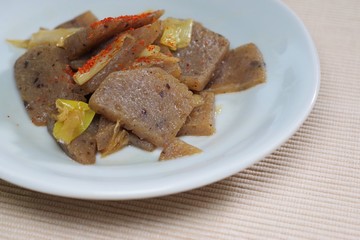コンニャクと長ネギの炒め物