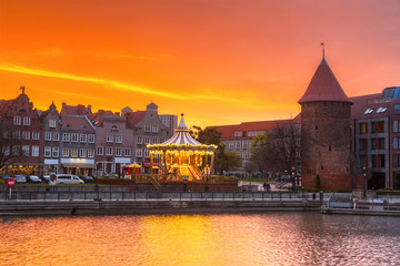 Fototapeta na wymiar Beautiful sunset over Motlawa river in Gdansk, Poland.