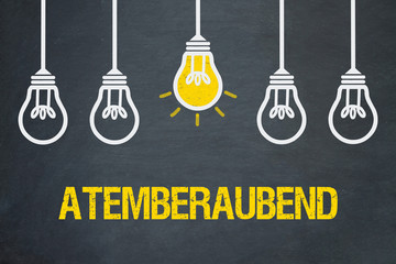 Atemberaubend / Tafel mit Glühbirnen