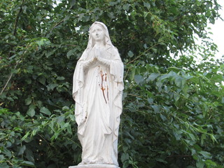 statue of virgin mary