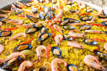 Spanische Paella Pfanne
