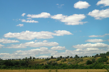 Obraz premium A cloudy day in picturesque summer valley