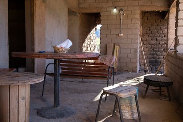 Un ostello in adobe in costruzione vicino a Cachi, Salta, Argentina