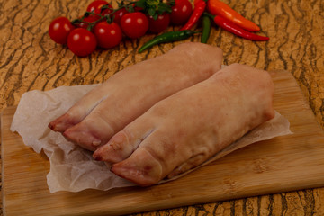 Raw pig's hoof