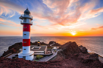 Panoramica en un precioso atardecer en Punta de Teno, Tenerife (Canarias)