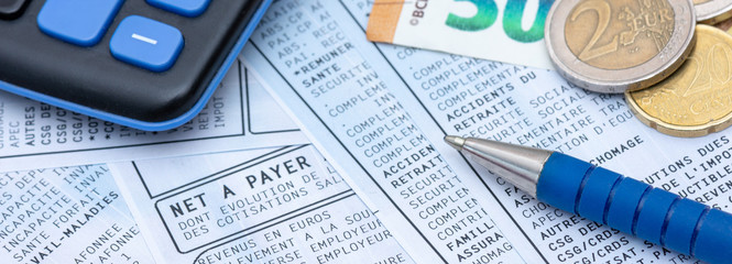 Bulletin de paie français avec prélèvement d'impôt sur le revenu à la source