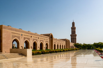 Fototapeta na wymiar The Sultan Qaboos grand mosque in Oman from outside