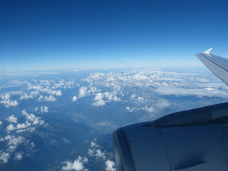 Montagnes vues du ciel d'un avion