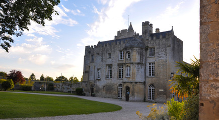 Fototapeta na wymiar Château de Creully (Pays Bessin - Calvados - Normandie - France)