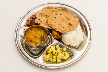 典型的なインドカレー　Curry and Chapati typical Indian food