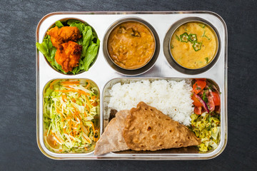 典型的なインドカレー　Curry and Chapati typical Indian food